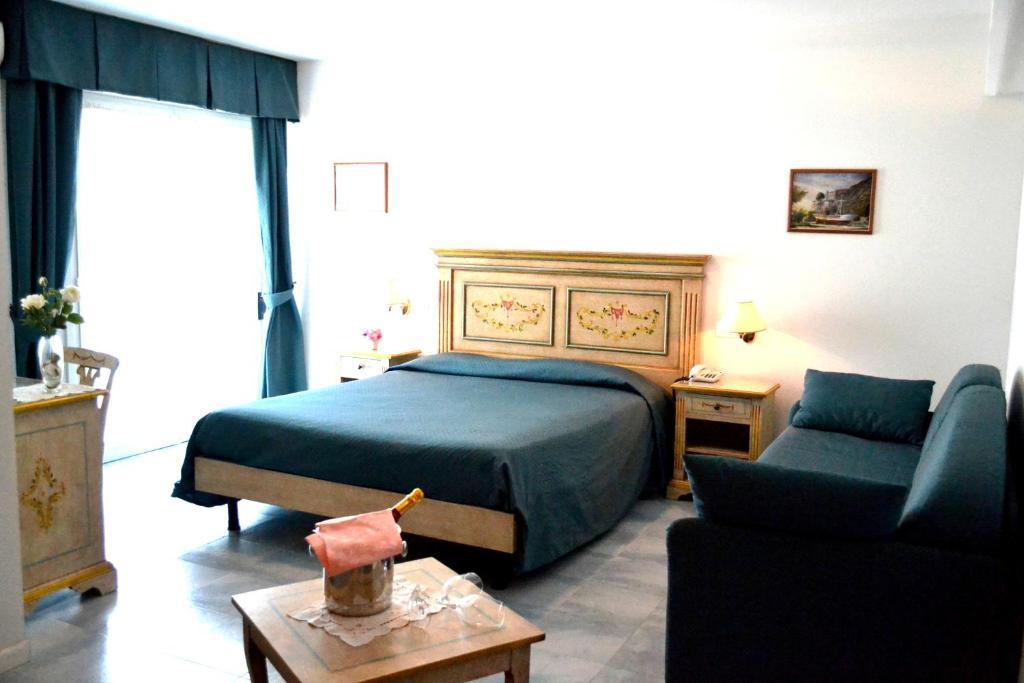Oasi Hotel 3*