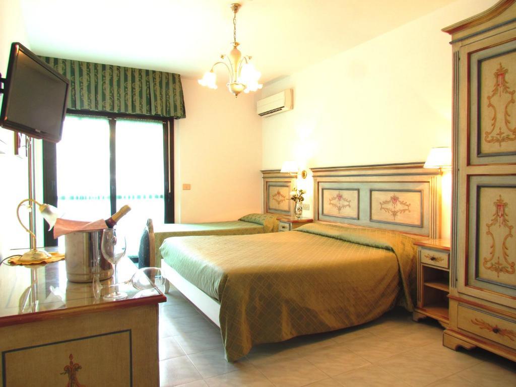 Oasi Hotel 3*